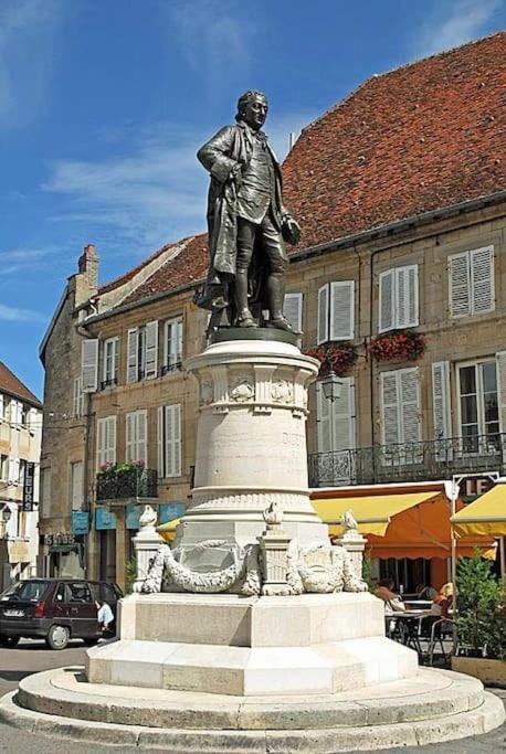Appartement Proche Des Remparts Langres Exterior photo